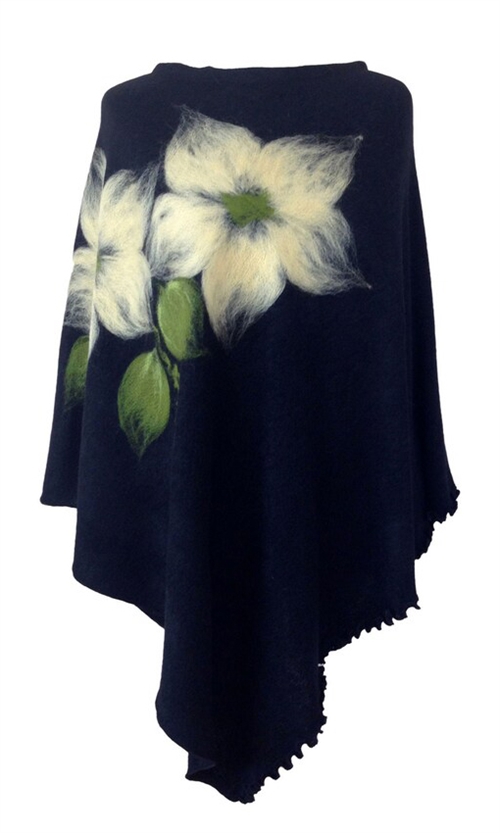 Sort poncho med hvide blomster